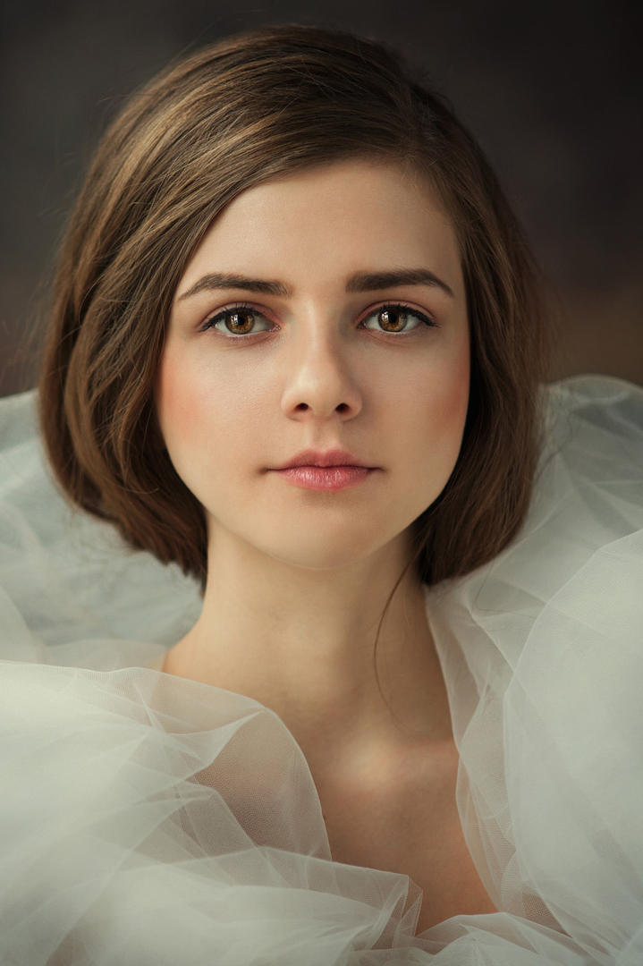 欧美清纯短发美女平面模特头像图片