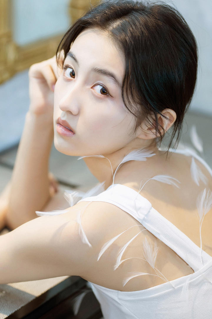 00后当红小花旦张子枫高清写真图片