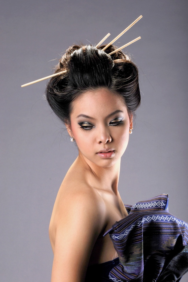 亚洲美女艺术写真图片