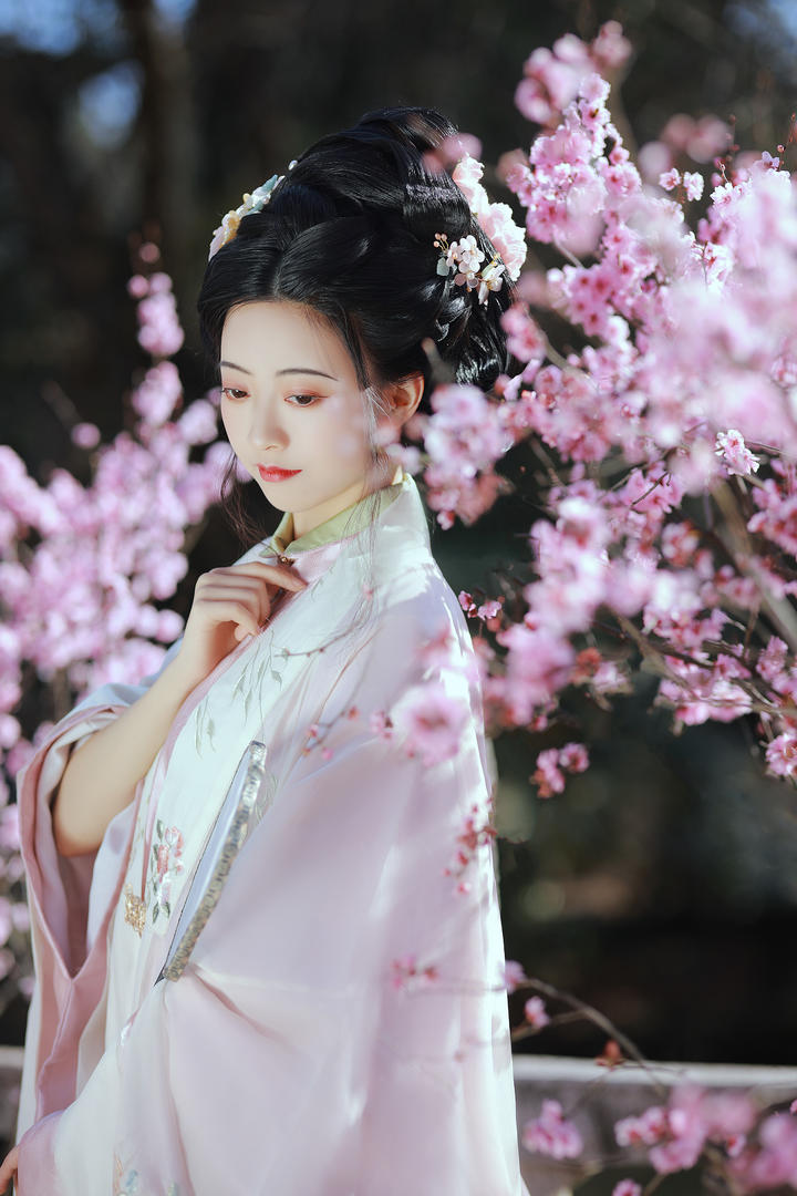 恬静古风汉服美女个人写真艺术照