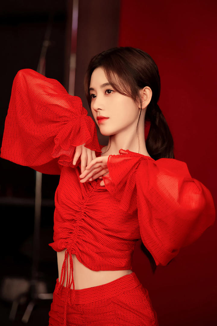 内地知名美女明星鞠婧祎高清壁纸图片下载