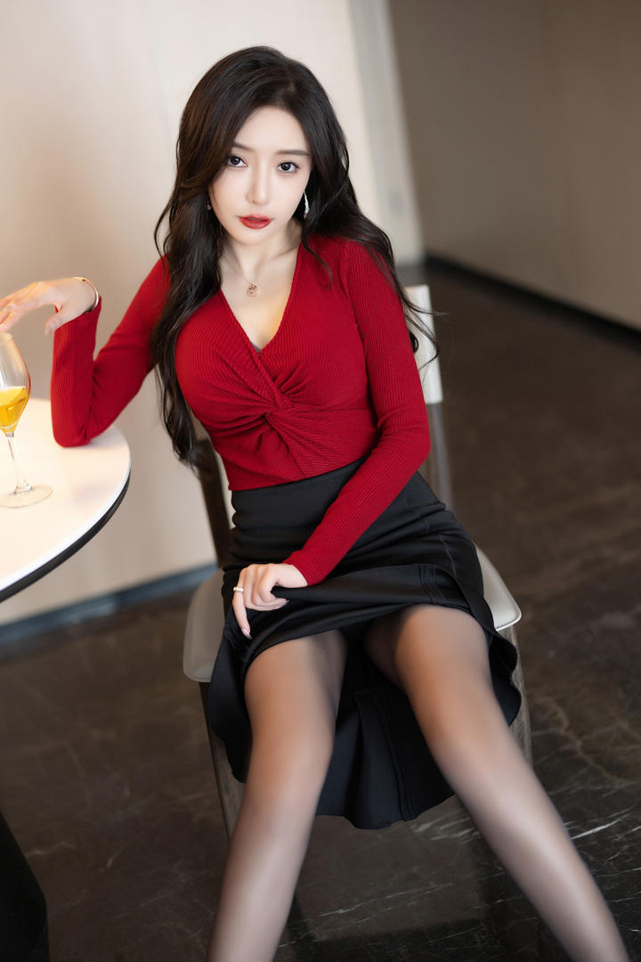 91精品国产嫩模王馨瑶黑丝诱惑写真图片