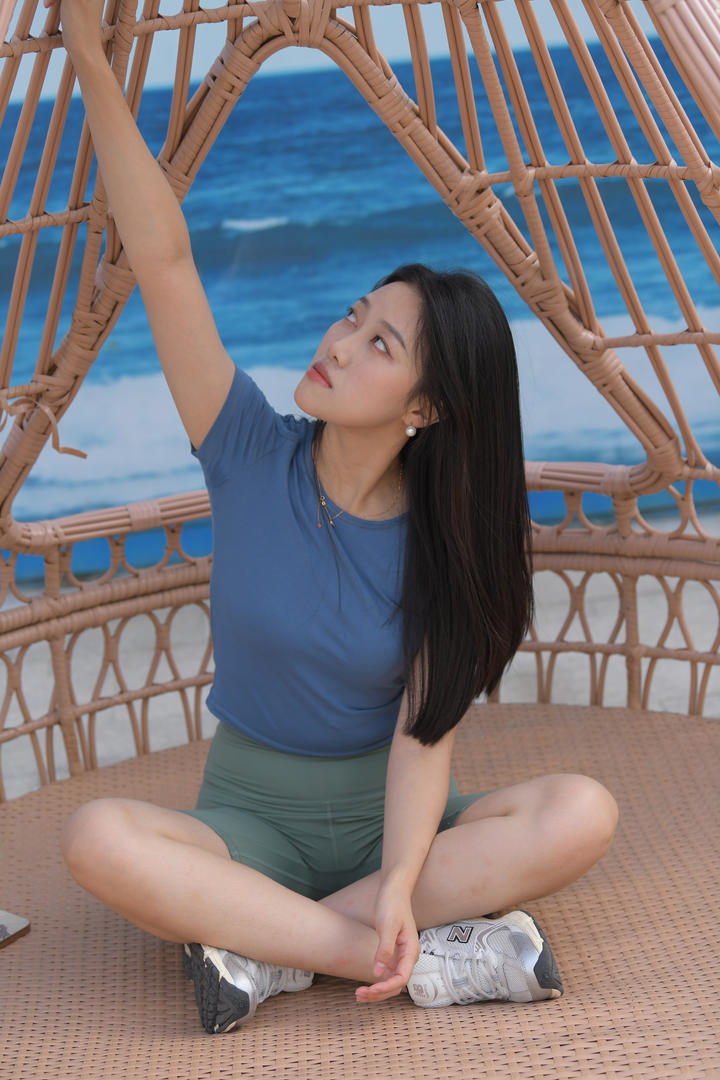 国产精品久久瑜伽紧身裤美女无码高清图片