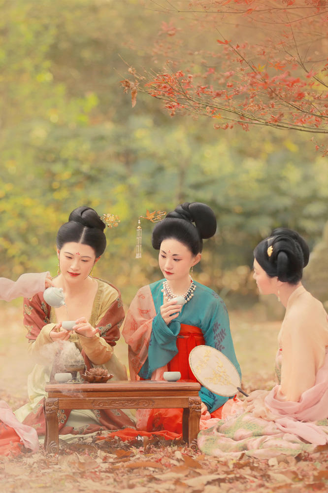 三个汉服古装美女图片