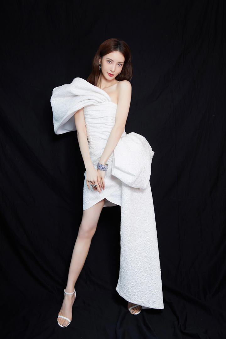 超高清中国美女明星壁纸金晨个人艺术写真图片