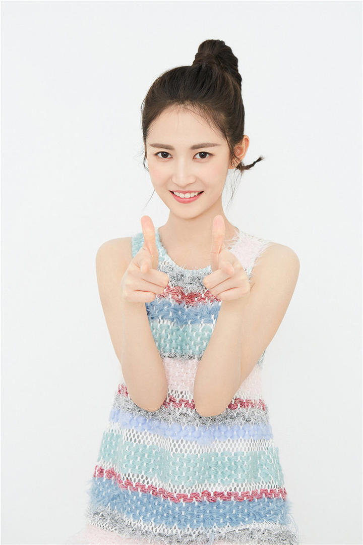 超清国内女星陈钰琪夏日清凉写真图片