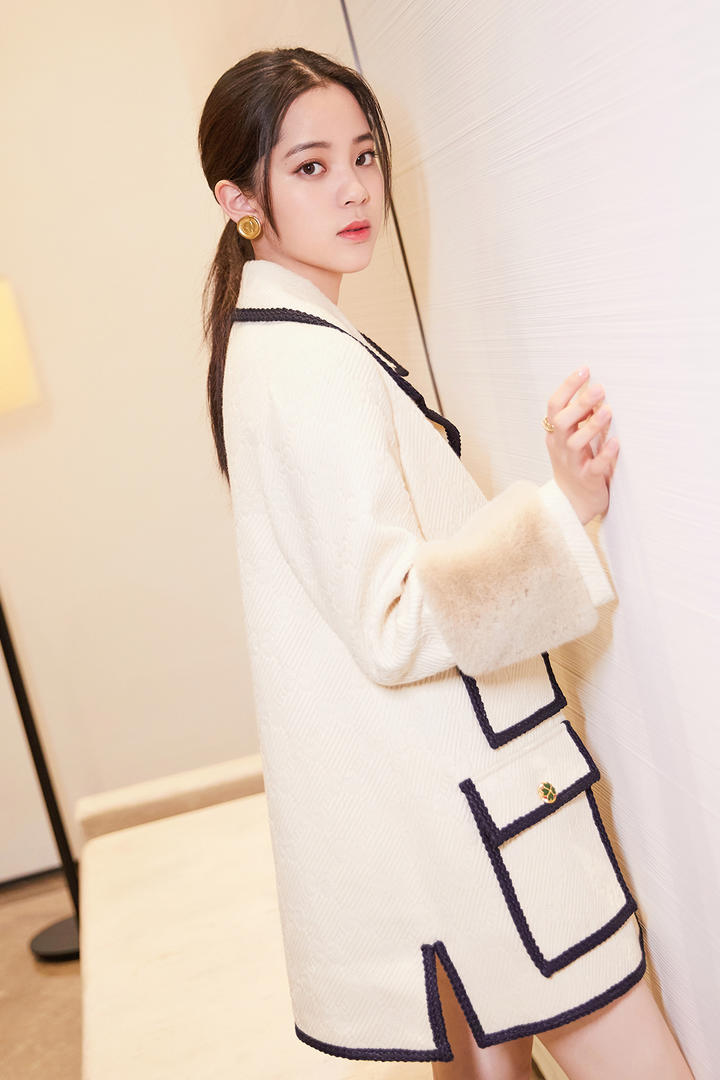 清纯性感美女明星欧阳娜娜