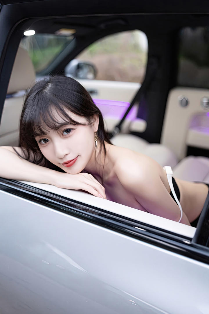 性感美女车模林星阑白皙香肩诱人写真图片