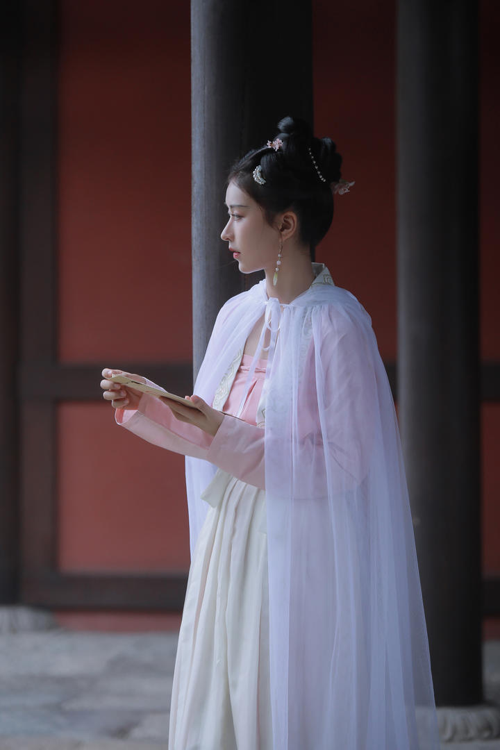 绝美颜值古装汉服美女主播个人写真照片