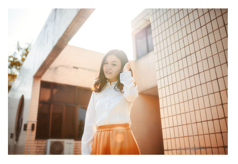 金色照耀下的忧伤