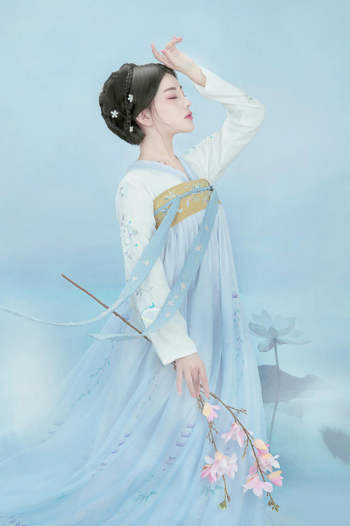 唯美意境古风汉服美女高清艺术照壁纸图片