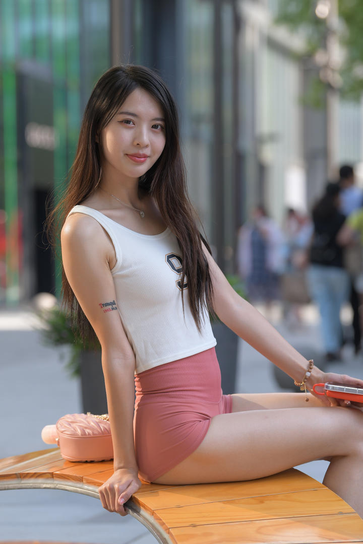 尤果网街拍紧身裤美女图片下载