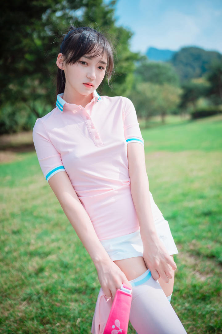 韩国元气少女踏青图片