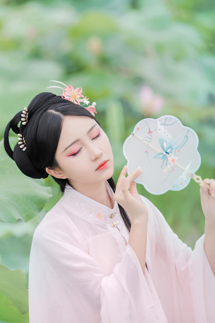 仙气十足的惊艳古装美女艺术照