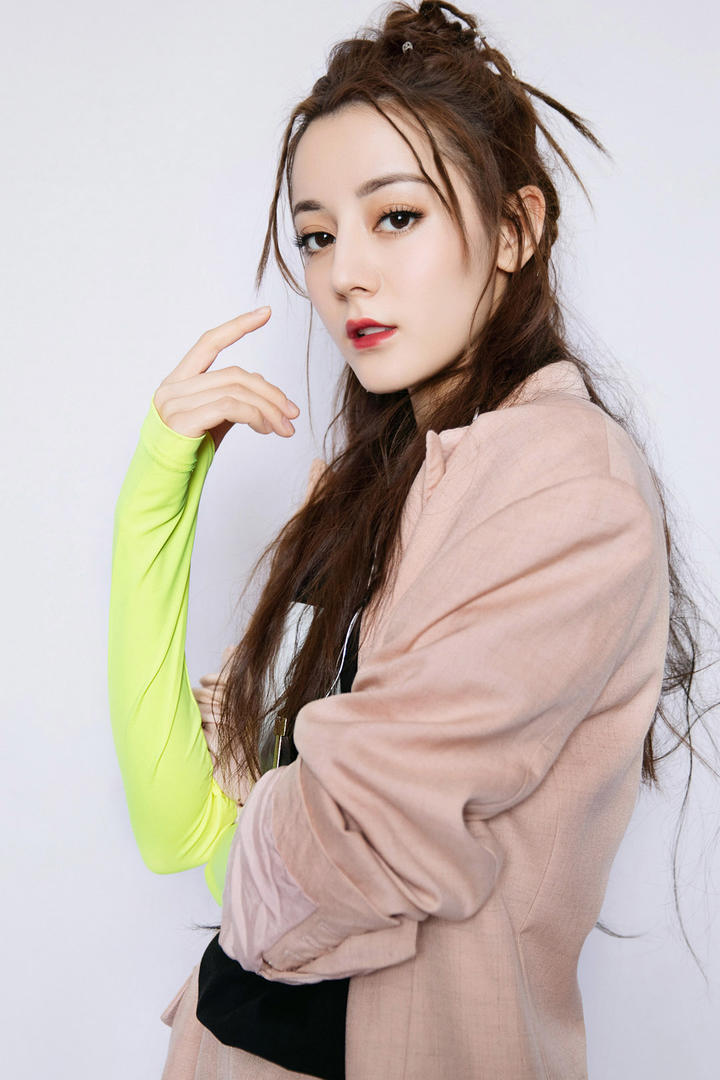 高清美女明星迪丽热巴写真