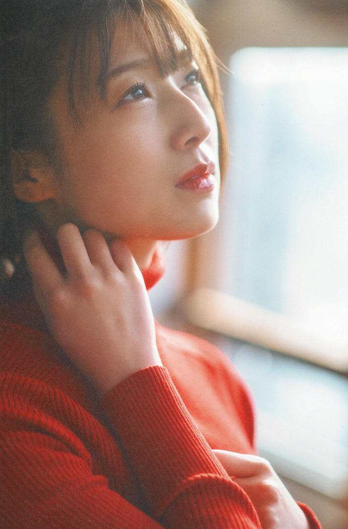 短发美女头像图片