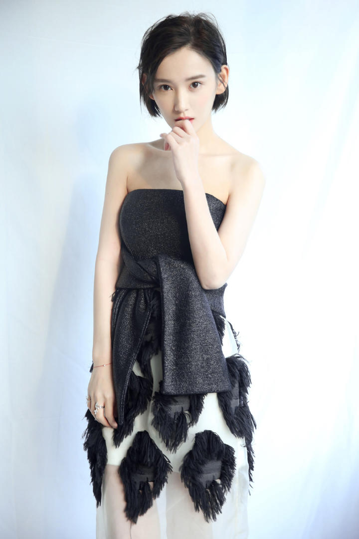 内地美女明星李沐宸图片短发美女明星高清图片
