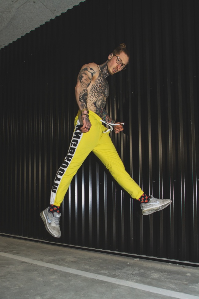 纹身男人体艺术图片