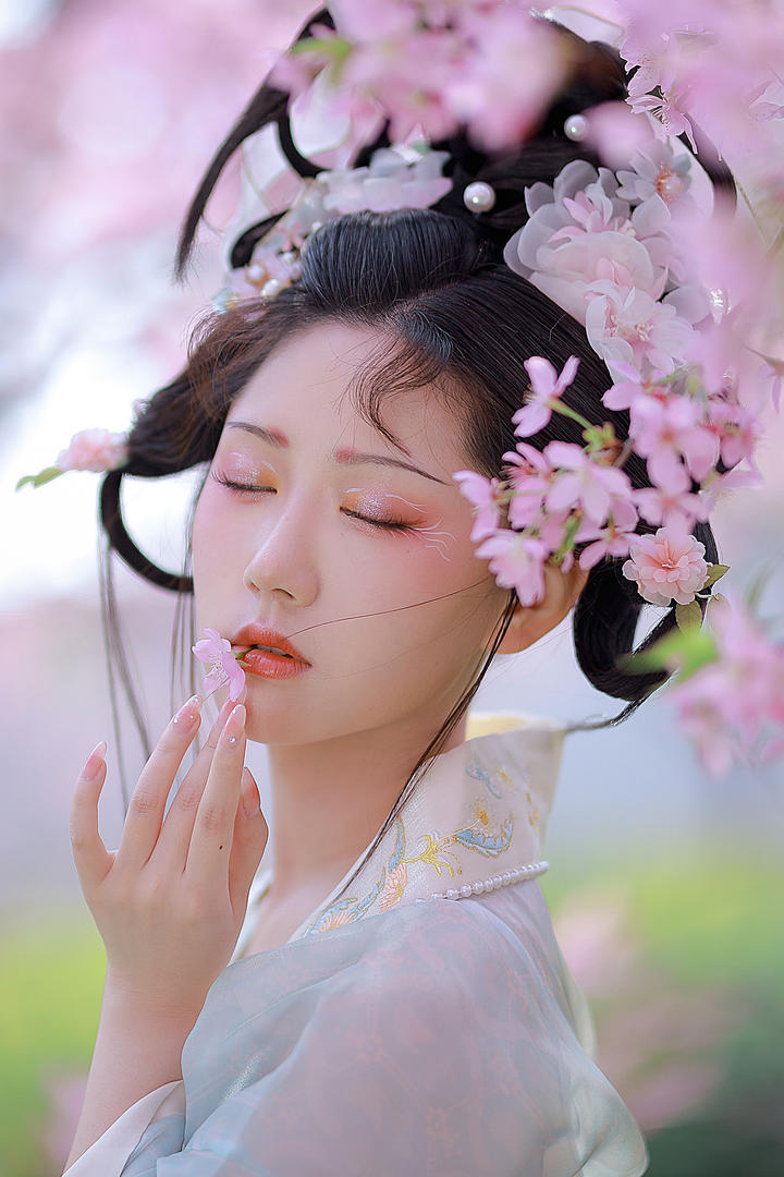 国内唯美古装汉服美女艺术写真图片