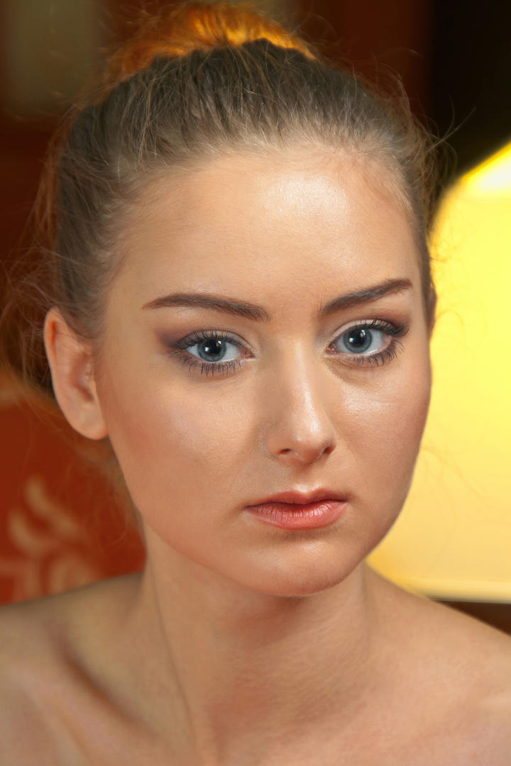 大眼睛印度美女高清个人写真图片