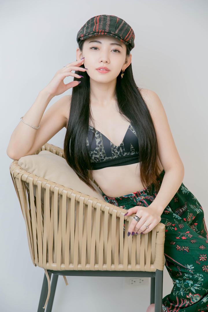 国产精品AV美女写真图片