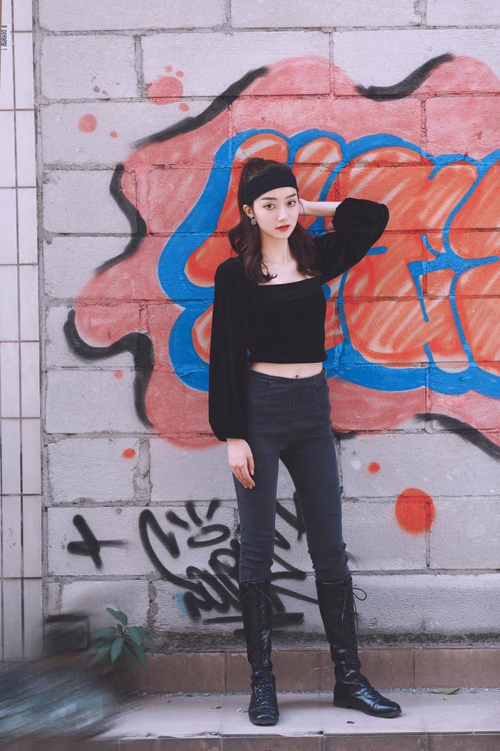 国内高清优质女头像街头涂鸦美女图片