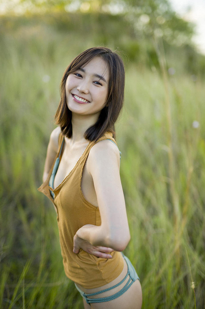 清纯日本少女野外艺术写真图片