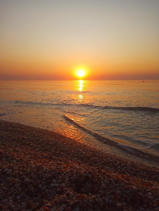 黄昏大海夕阳西下美景图片