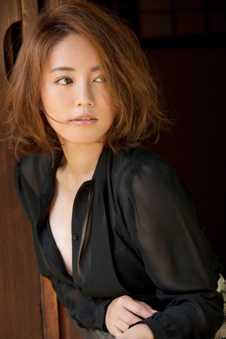 日本美女演员性感图片