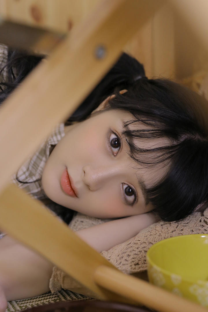 睡觉的网红美女女生头像图片大全