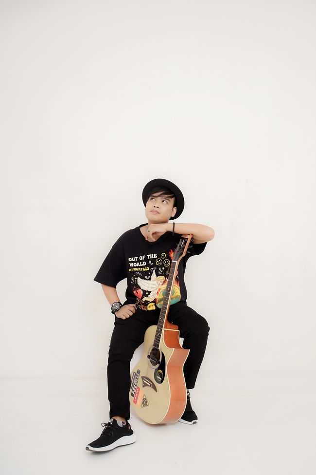 亚洲文艺风吉他帅哥写真图片