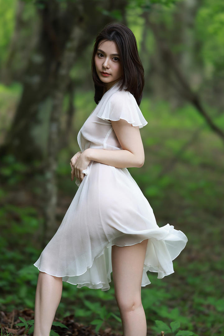 日本清纯白裙美女高清手机壁纸图片大全