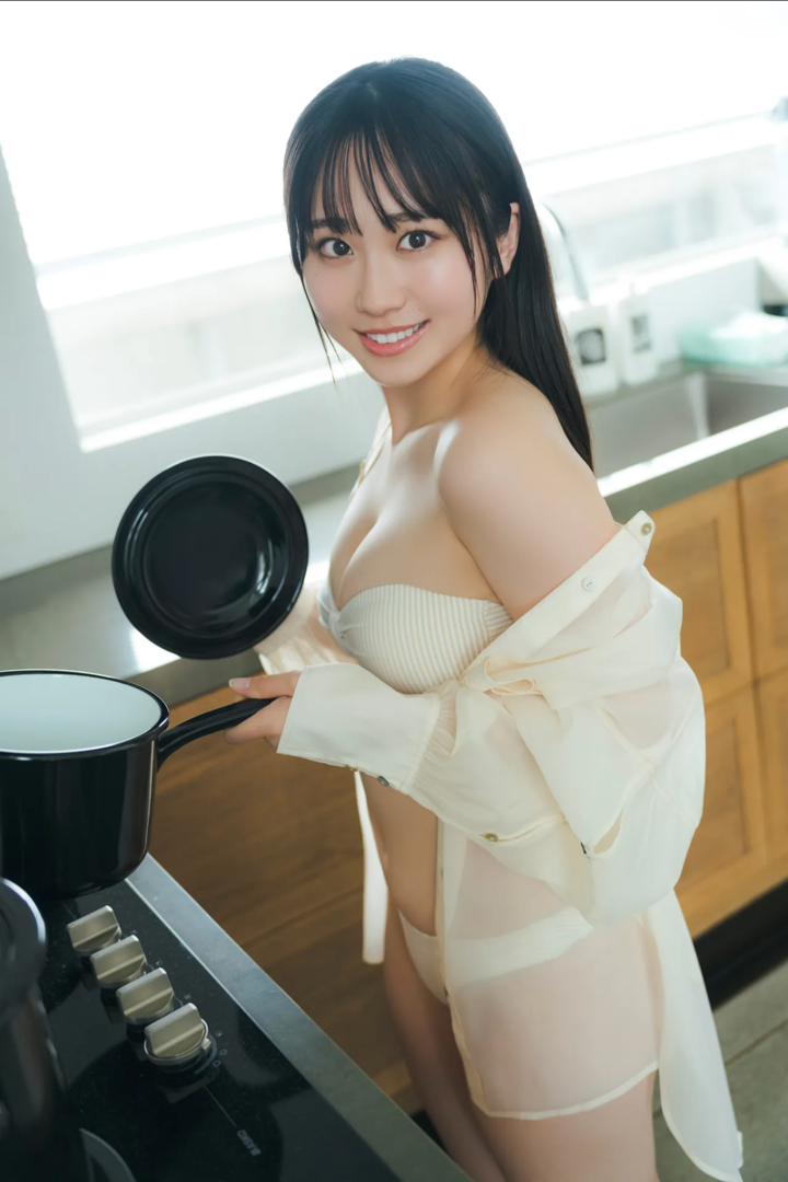 厨房里让人冲动的美女照片