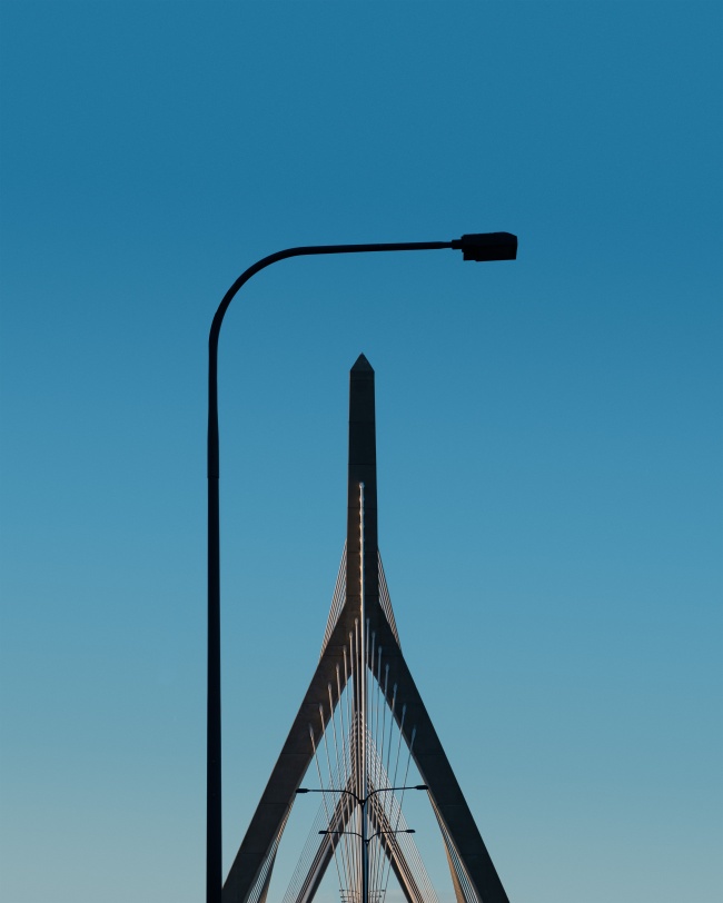 街头路灯和建筑图片