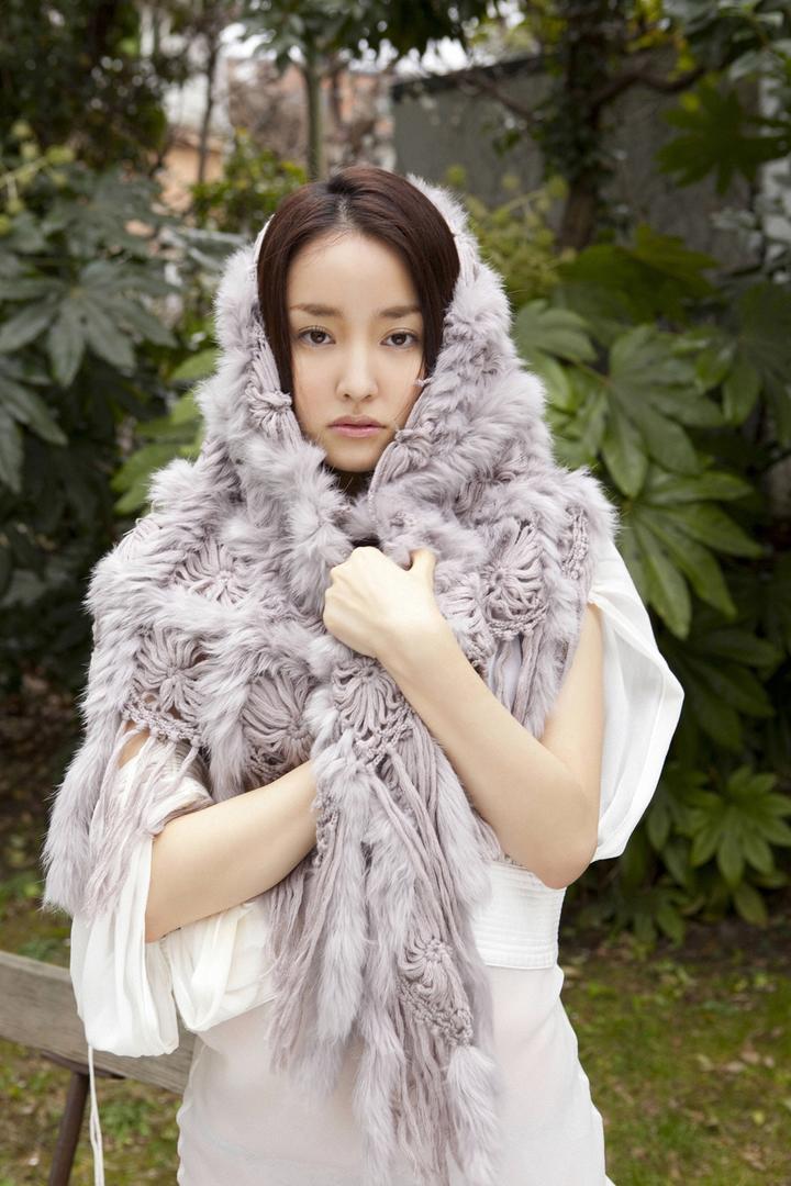 高清日本气质美女模特户外写真图片