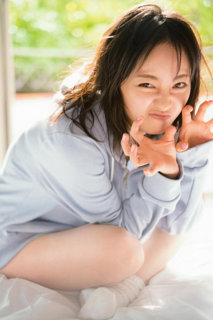 日本高清邻家女孩俏皮写真