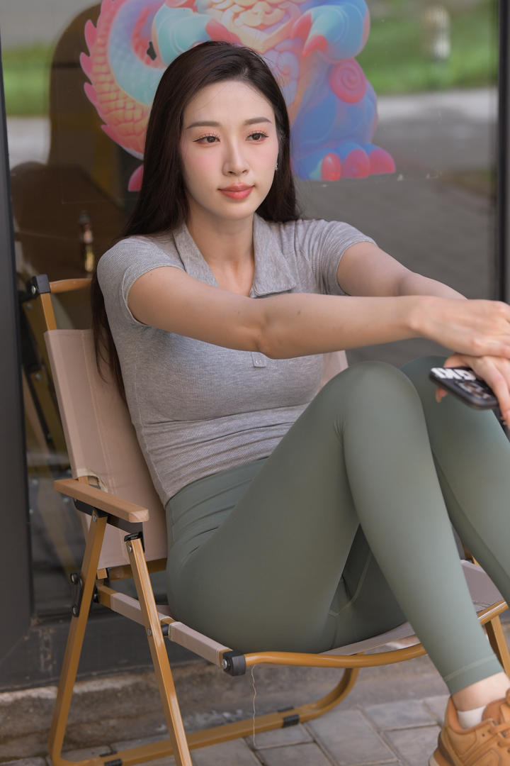 性感瑜伽裤勒痕凹陷图片