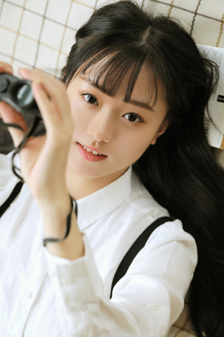 漂亮清纯的气质美女图片