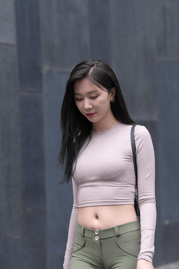 中国时尚紧身裤美女高清摄影图片
