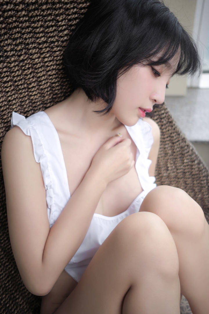 日韩国产伦理精品一区二区三区高清短发女孩写真图片