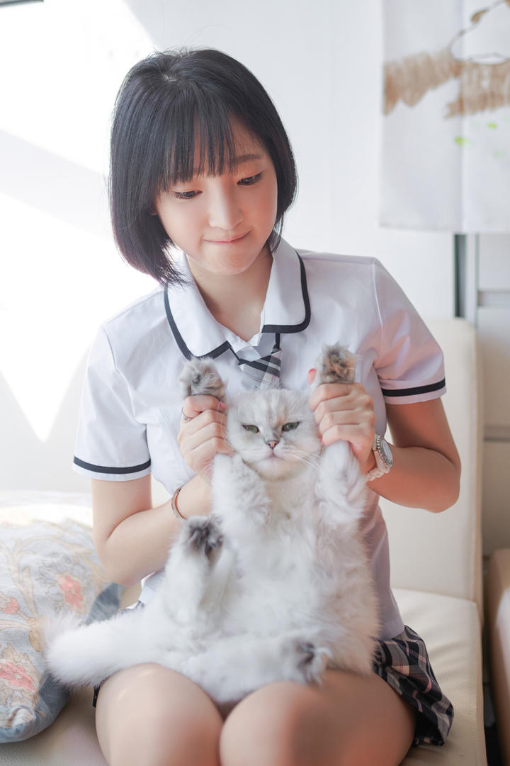 ​​日本JK制服撸猫特辑：短发少女学院风穿搭×萌猫摆姿教学合集​