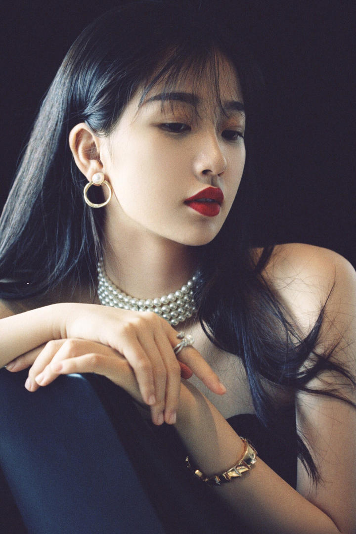 唯美气质女生虞书欣写真