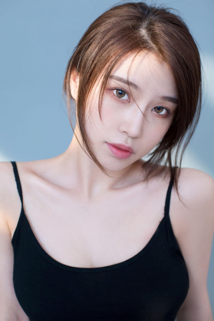 超高清国内性感漂亮的美女写真图片