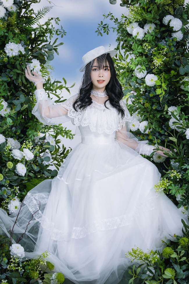 亚洲白色婚纱美女写真图片