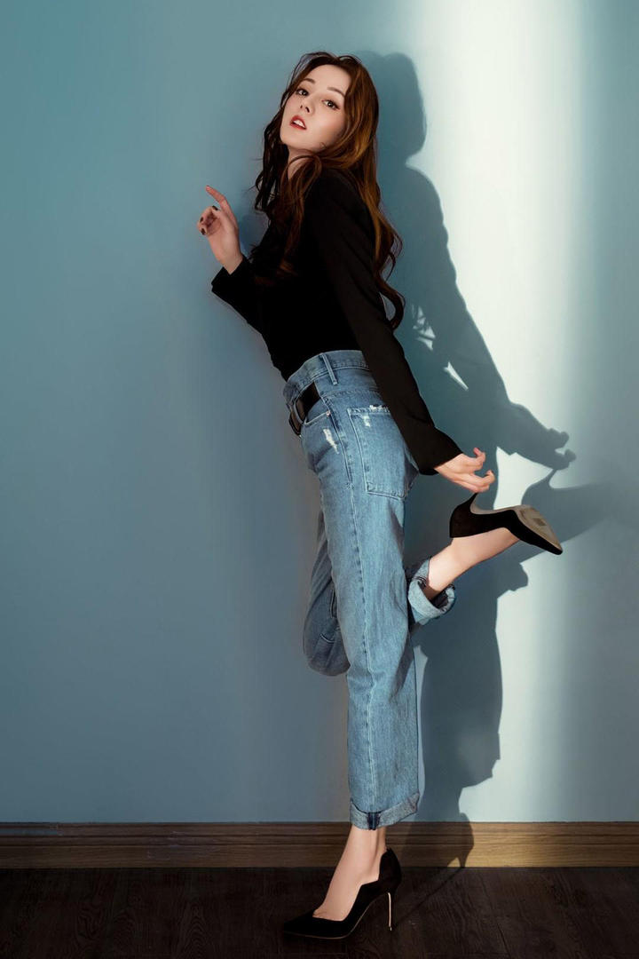 迪丽热巴个性写真图片