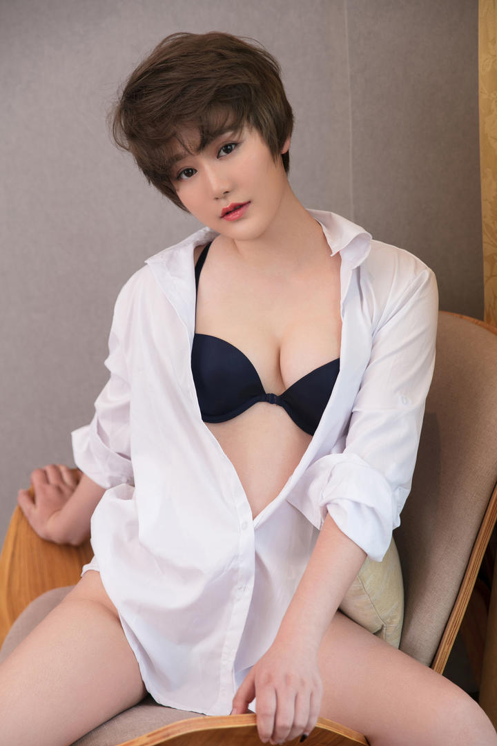 116极品短发美女写真瑶瑶人体艺术照自拍图片