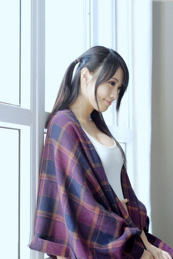 清纯的美胸校花的妖娆