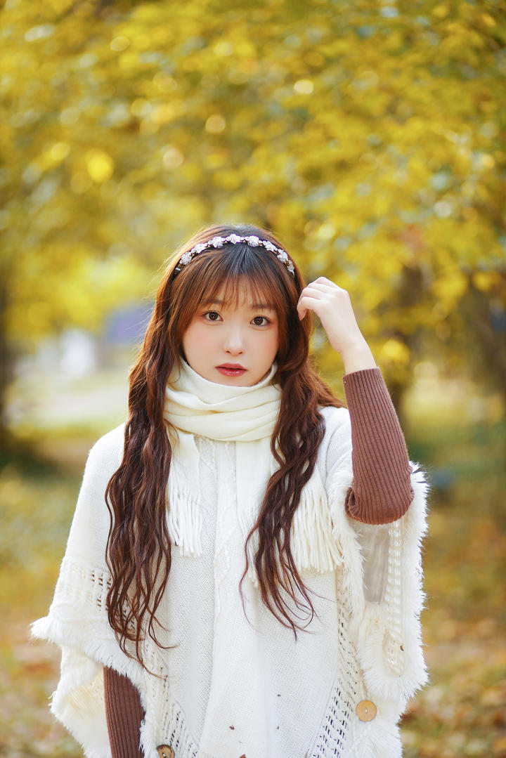 清纯女孩秋日写真图片