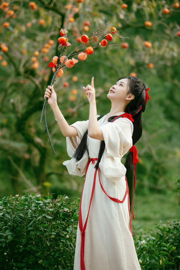 白色古装美女个人艺术照人像摄影图片