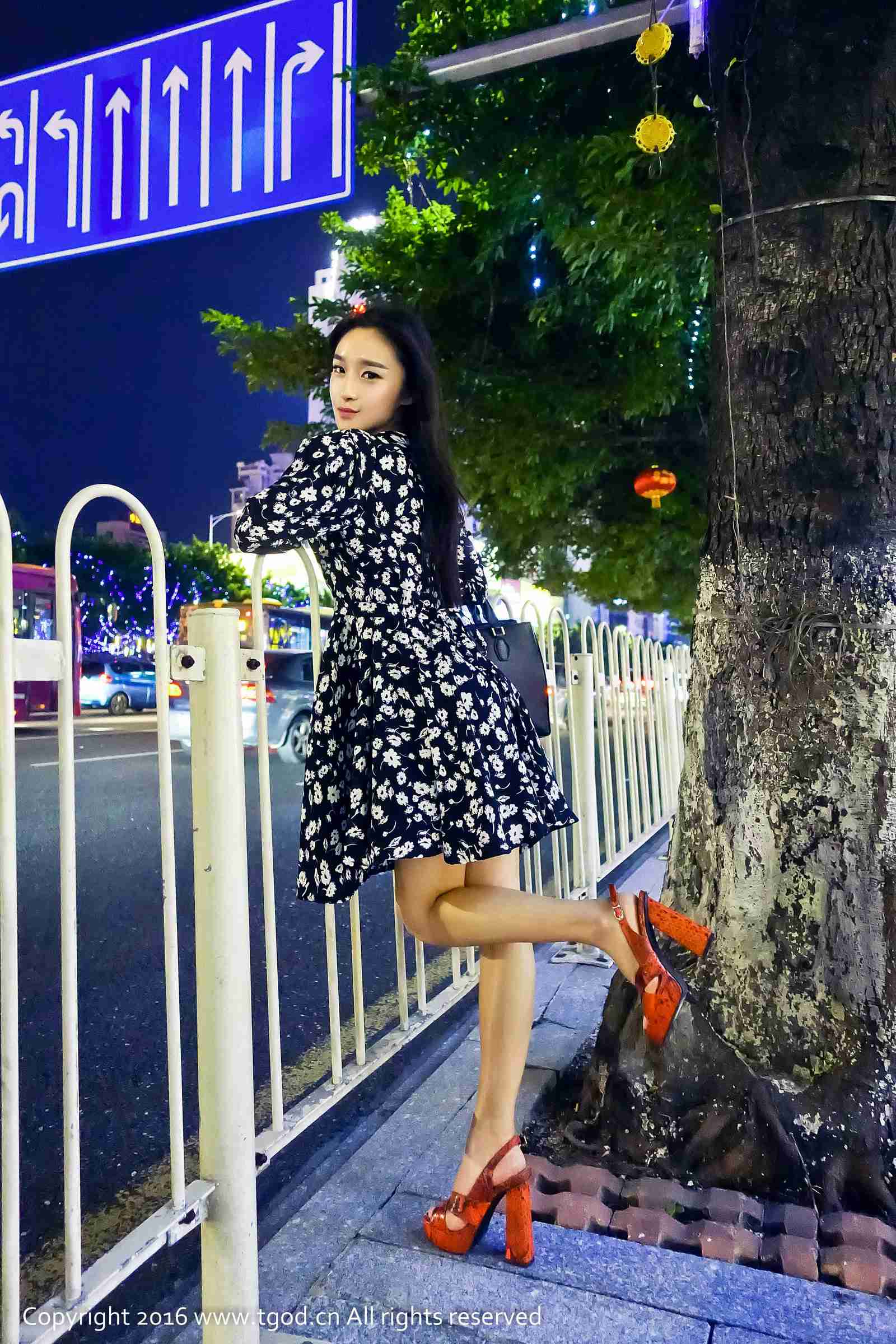 推女神美女模特绮梦Cherish大尺度浴室湿身诱惑
